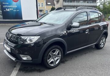 Dacia Sandero 32.000 km 9.950 &euro; Köln 50679