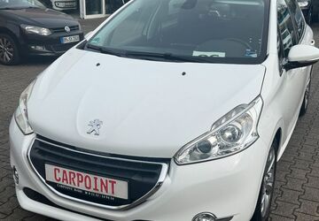 Peugeot 208 110.800 km 8.650 &euro; Brühl 50321