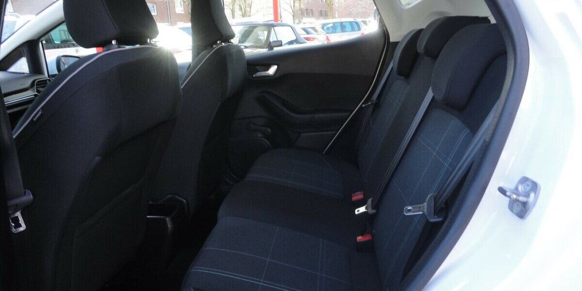 Ford Fiesta Trend 1,1 52 kw Klima SHZ 5Tür 1 Hd 20Tkm 20.000 km 9.790 &euro; Neuss 41462