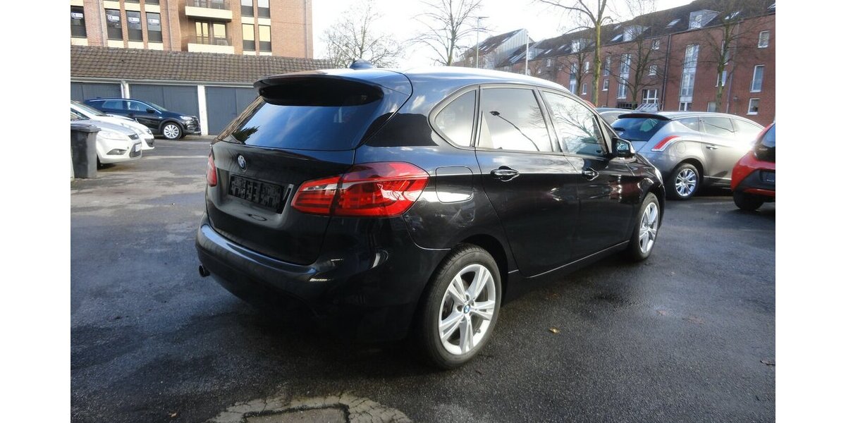 BMW 218 Active Tourer Autom Navi LED Klimatr.PDC SHZ 112.000 km 11.999 &euro; Neuss 41462