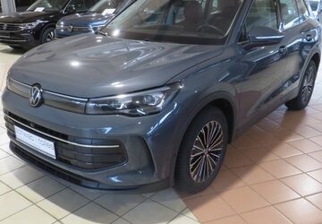 VW Tiguan 10.466 km 39.845 &euro; Neuss 41469