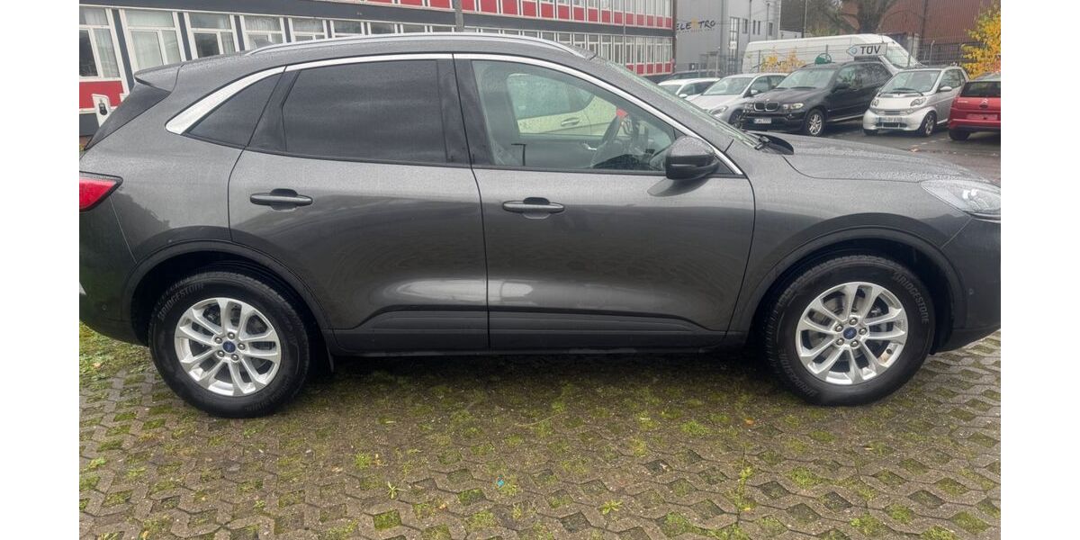 Ford Kuga 56.580 km 20.300 &euro; Köln 51061