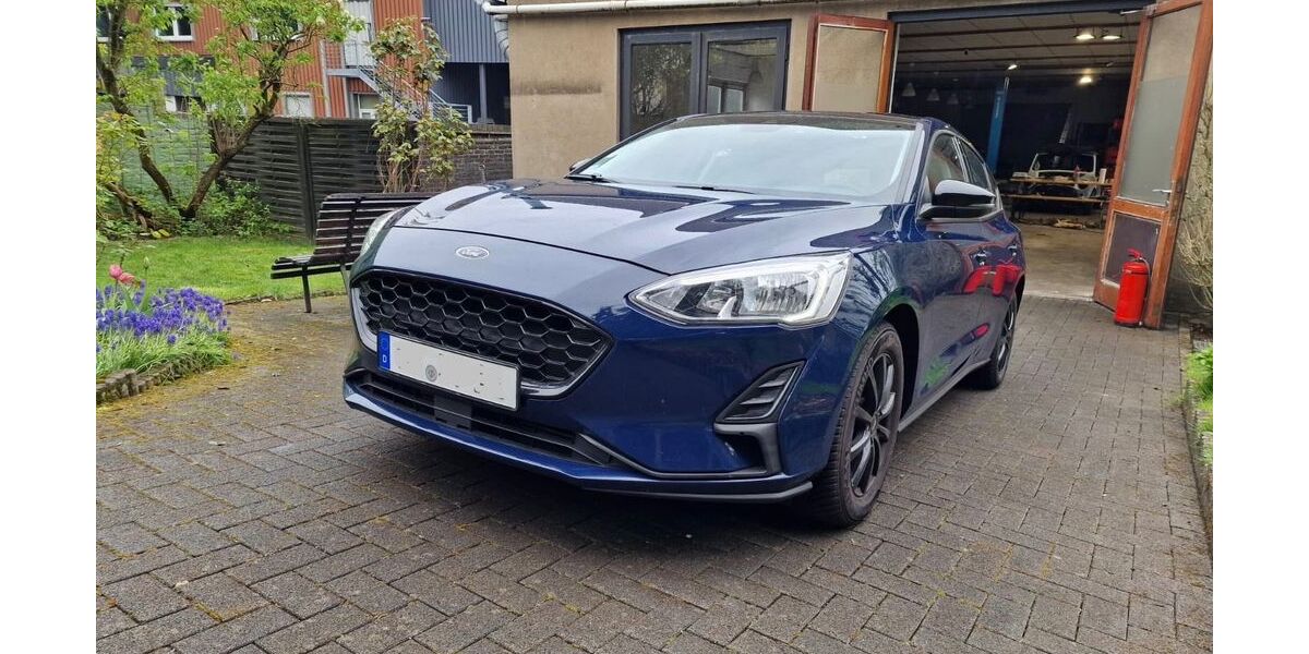 Ford Focus 181.000 km 6.500 &euro; Monheim 40789