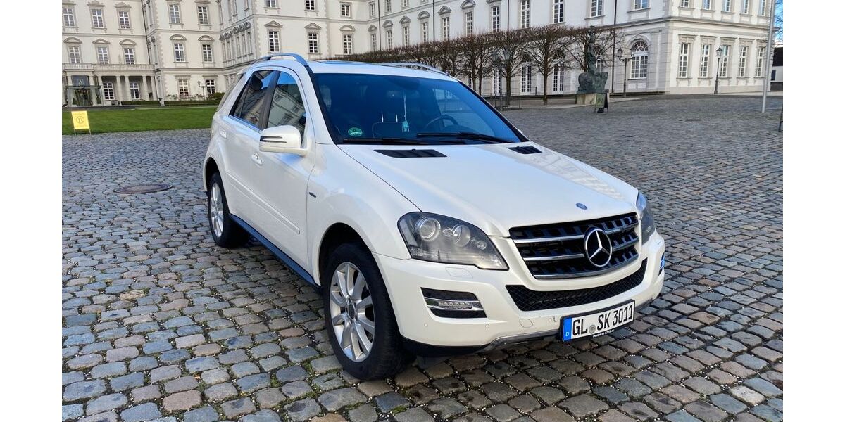 Mercedes-Benz ML 350 244.000 km 13.000 &euro; Bergisch Gladbach 51429
