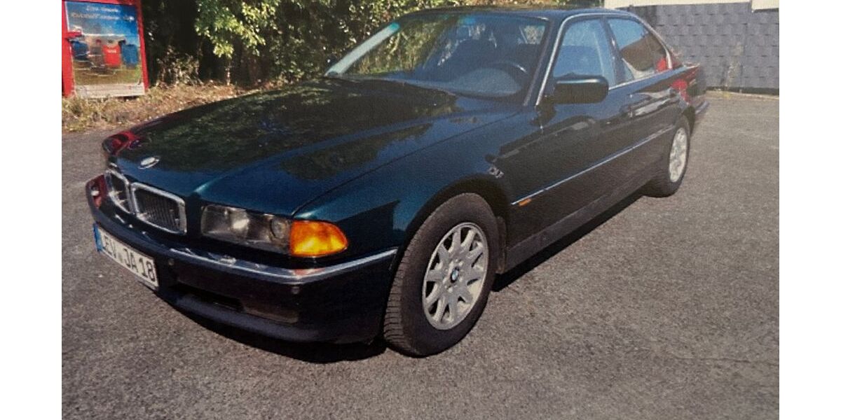 BMW 750 325.770 km 12.000 &euro; Leverkusen 51375