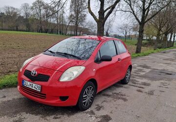 Toyota Yaris 212.000 km 1.900 &euro; Dormagen 41542