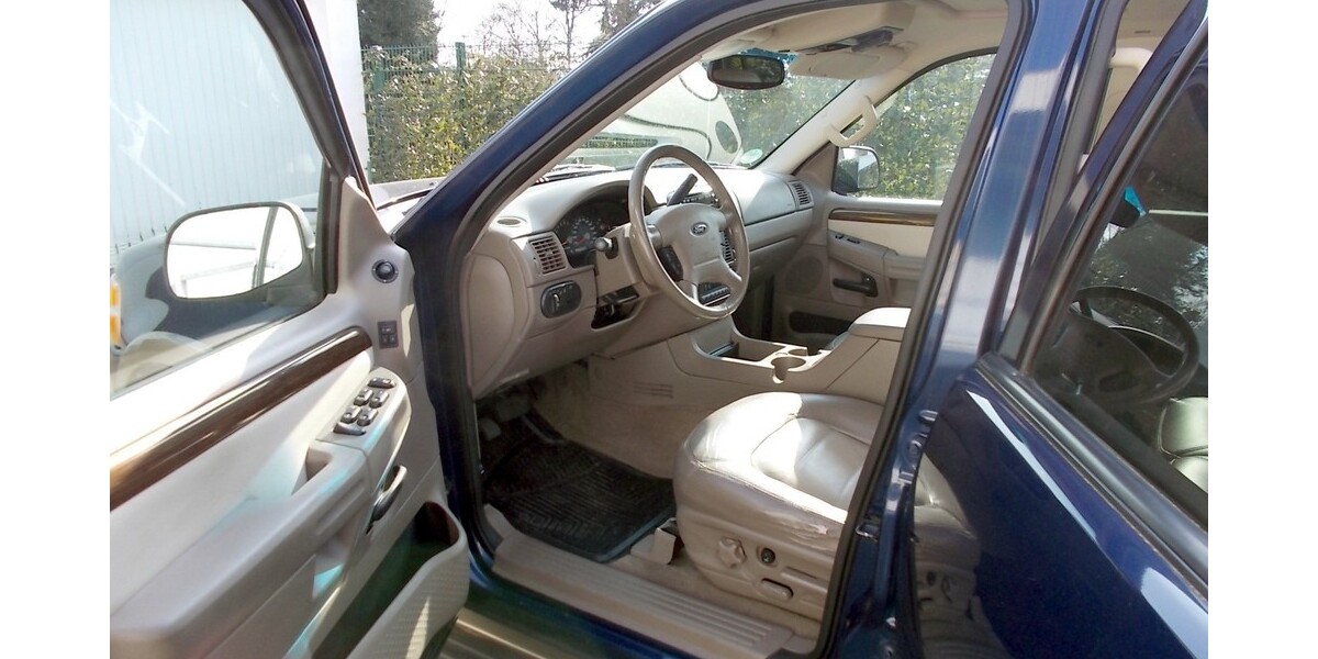 Ford Explorer 200.500 km 8.900 &euro; Remscheid 42853