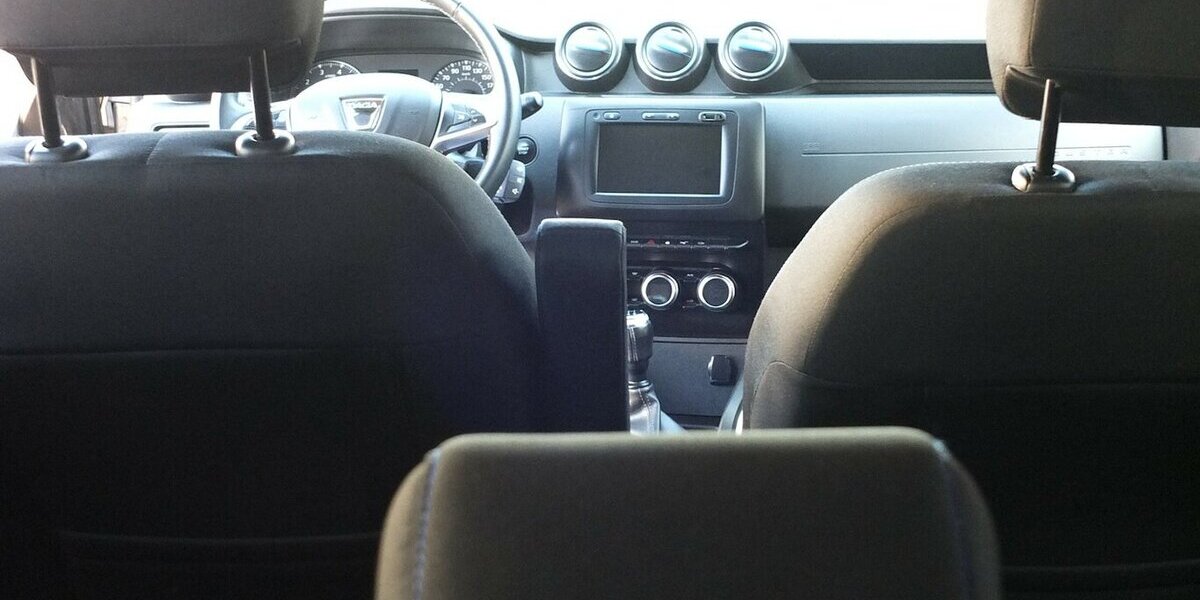 Dacia Duster II CELEBRATION HYBRID NAVI KAMERA 17 ZOLL 63.155 km 12.500 &euro; Köln 50858