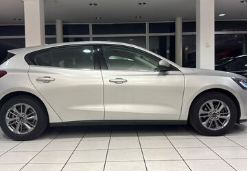 Ford Focus 26.000 km 17.500 &euro; Köln 51149