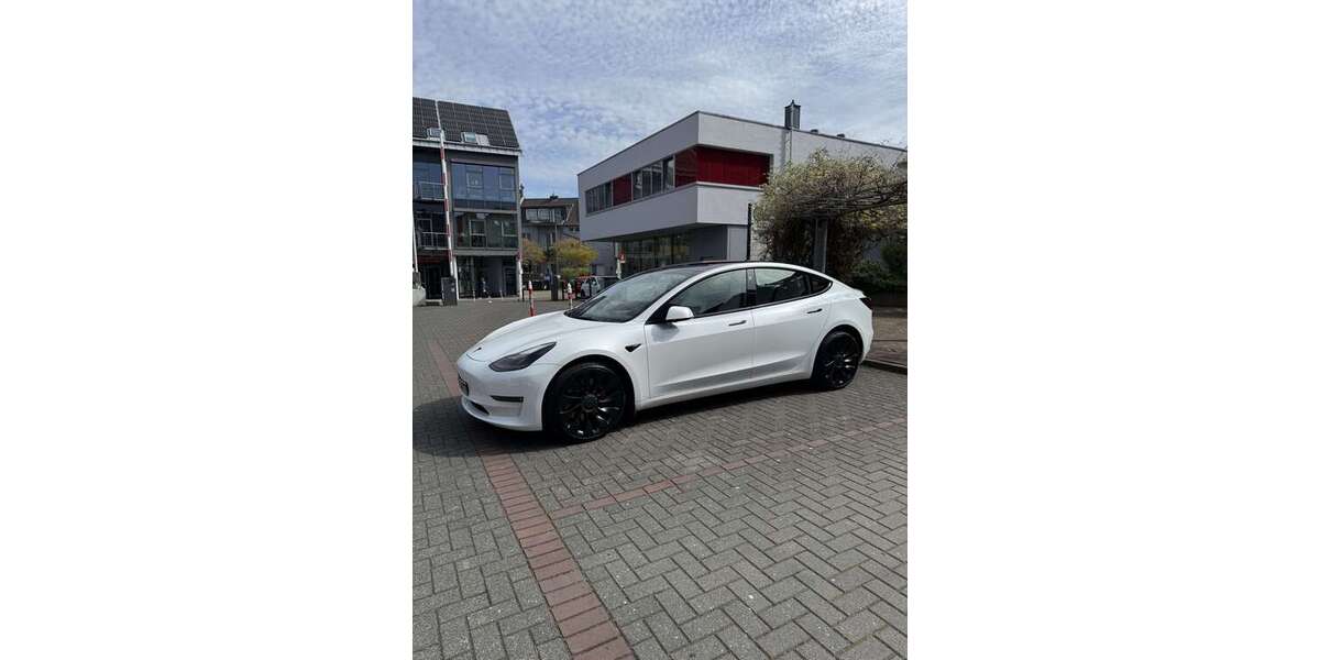 Tesla Model 3 38.200 km 28.599 &euro; Korschenbroich 41352