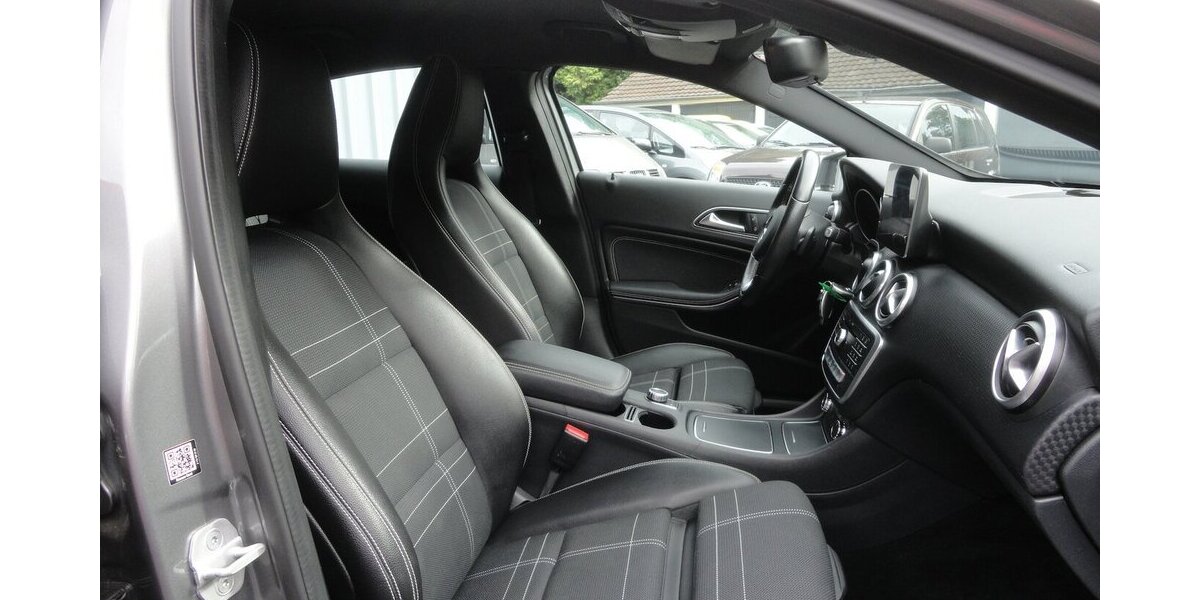 Mercedes-Benz A 180 Urban Autom.Navi Klima PDC SHZ 2.Hd S.Heft 69.000 km 15.999 &euro; Neuss 41462