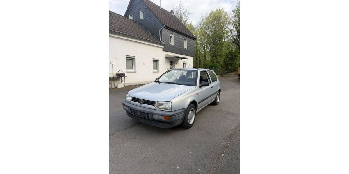 VW Golf 101.400 km 2.900 &euro; Bergisch Gladbach 51469