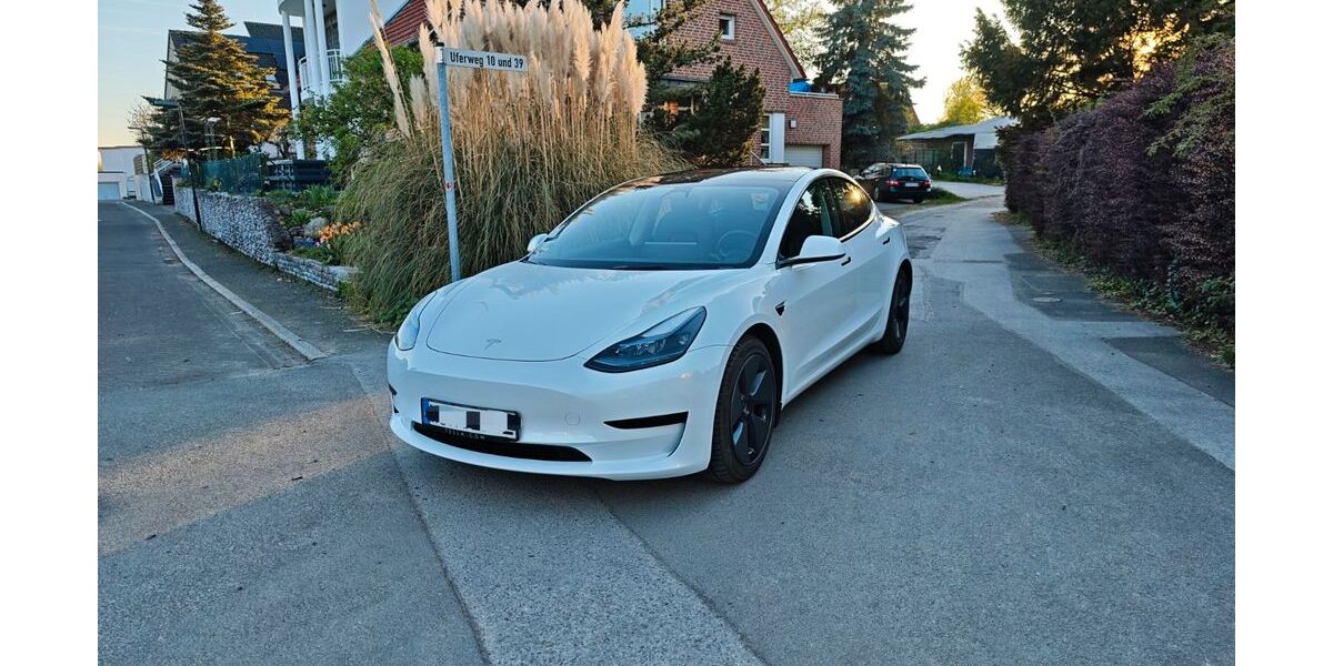 Tesla Model 3 44.290 km 28.650 &euro; Monheim am Rhein 40789