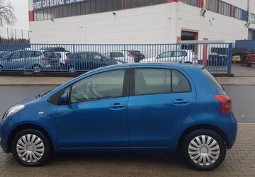 Toyota Yaris 149.556 km 3.299 &euro; Düsseldorf 40599