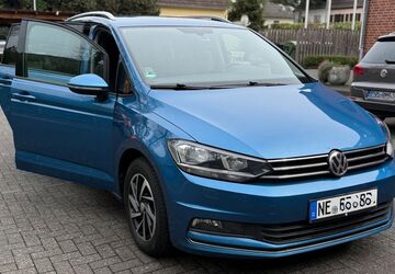 VW Touran 216.042 km 11.900 &euro; Köln 50672