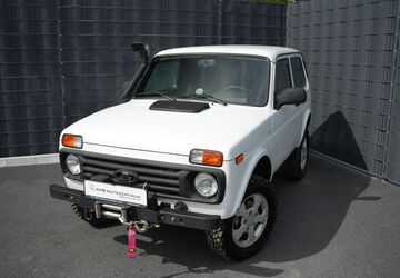 Lada Niva 101.554 km 9.799 &euro; Dormagen 41539
