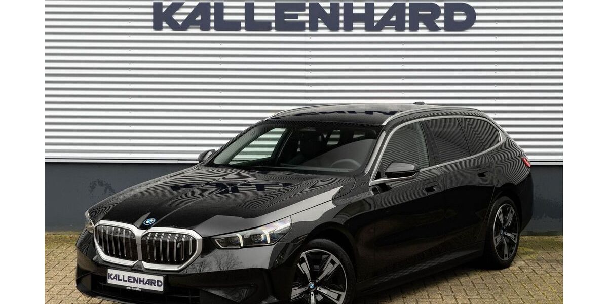 BMW i5 12.443 km 52.955 &euro; Köln 51149