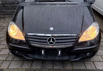 Mercedes-Benz A 180 225.000 km 2.700 &euro; Köln 51109