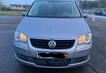 VW Touran 154.000 km 8.000 &euro; Elsdorf 50189