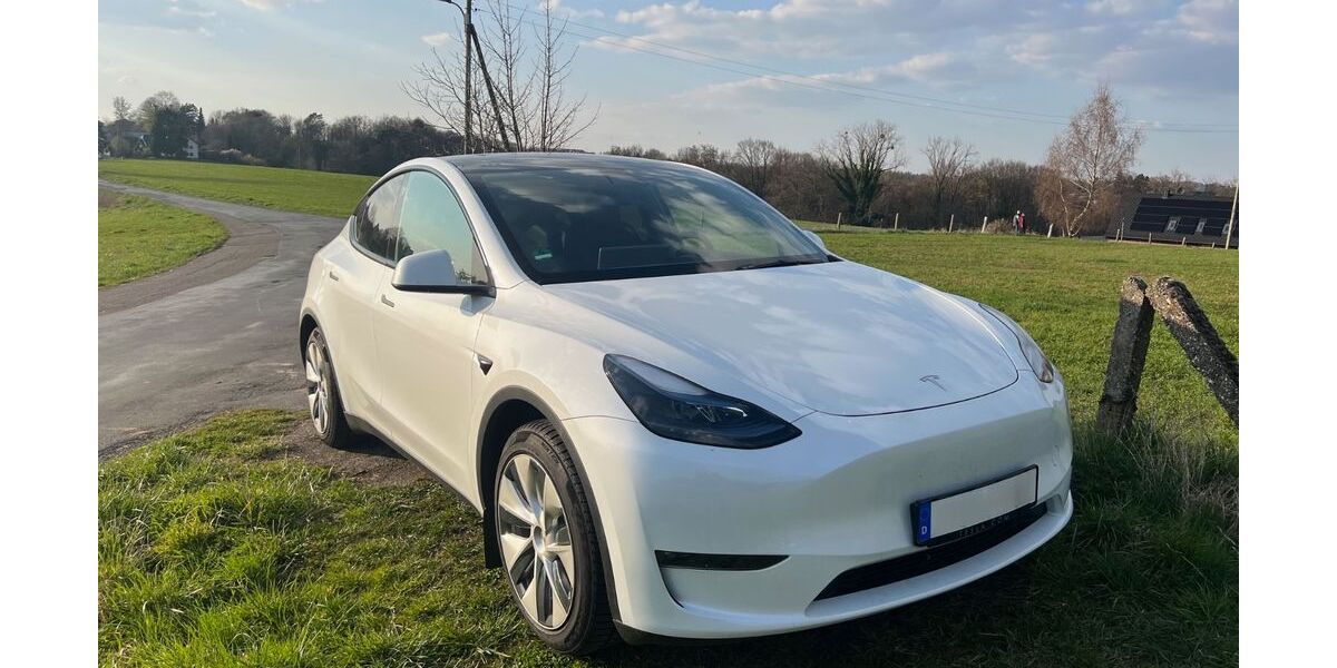 Tesla Model Y 90.295 km 29.900 &euro; Bergisch Gladbach 51429