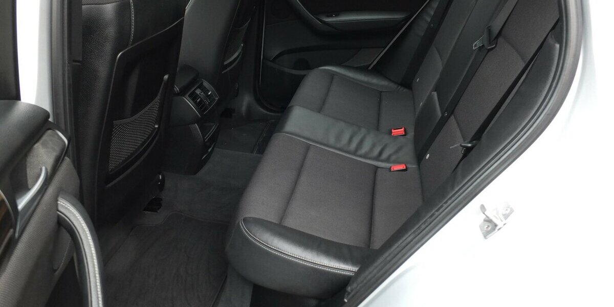 BMW X3 xDrive 20 d XENON NAVI TEILLEDER PDC STEPTRONIC 174.544 km 13.450 &euro; Köln 50858