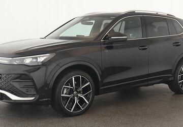 VW Tiguan 16.800 km 43.884 &euro; Düsseldorf 40233