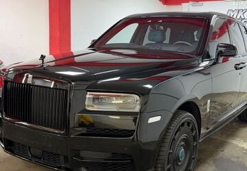 Rolls Royce Cullinan 18.734 km 424.900 &euro; Köln 50739