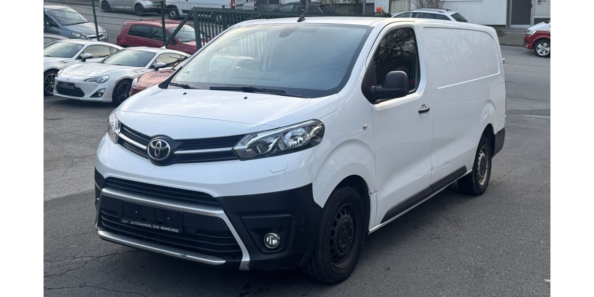 Toyota Proace (Verso) 158.000 km 11.999 &euro; Remscheid 42857
