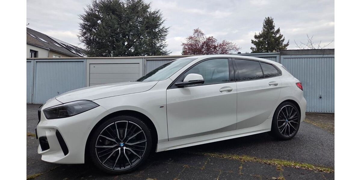 BMW 118 44.182 km 23.990 &euro; Köln 51105