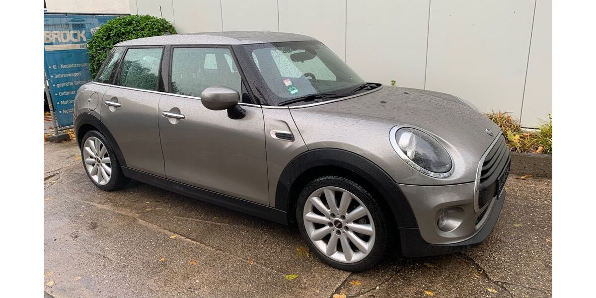 Mini ONE 52.836 km 14.395 &euro; Köln 51107