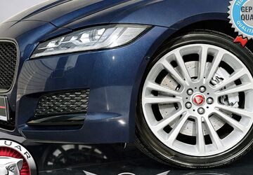 Jaguar XF 122.597 km 17.990 &euro; Düsseldorf 40625