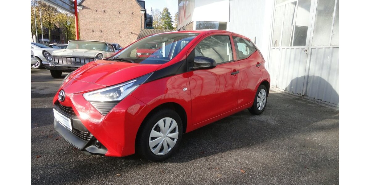Toyota Aygo X x-Business-Paket 53 KW Klima 1.Hd 100.000 km 6.999 &euro; Neuss 41462