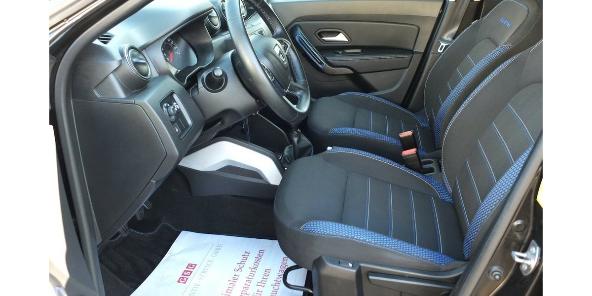 Dacia Duster II CELEBRATION HYBRID NAVI KAMERA 17 ZOLL 63.155 km 12.500 &euro; Köln 50858