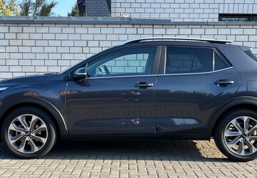 Kia Stonic 17.700 km 15.900 &euro; Köln 51143