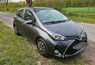 Toyota Yaris 49.000 km 11.950 &euro; Frechen 50226