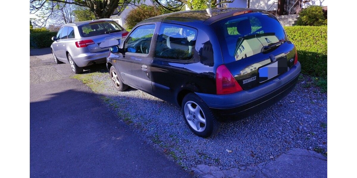 Renault Clio 122.280 km 1.900 &euro; Solingen 42651
