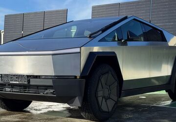 Tesla Andere 1.924 km 169.992 &euro; Neuss 41462