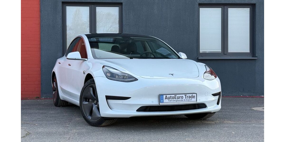 Tesla Model 3 68.942 km 21.900 &euro; Neuss 41472