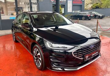 Ford Focus 14.776 km 23.990 &euro; Düsseldorf 40589