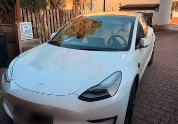 Tesla Model 3 44.000 km 21.990 &euro; Köln 51063