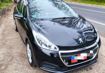 Peugeot 208 142.000 km 8.000 &euro; Köln 51069