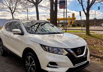 Nissan Qashqai 125.000 km 13.999 &euro; Köln 51107