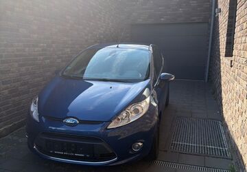 Ford Fiesta 97.210 km 3.200 &euro; Dormagen 41542