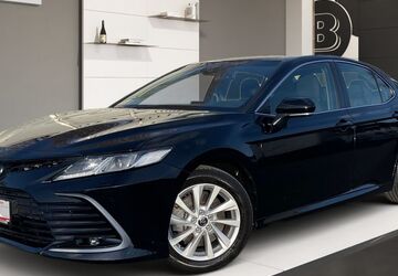 Toyota Camry 48.518 km 29.988 &euro; Köln 51067
