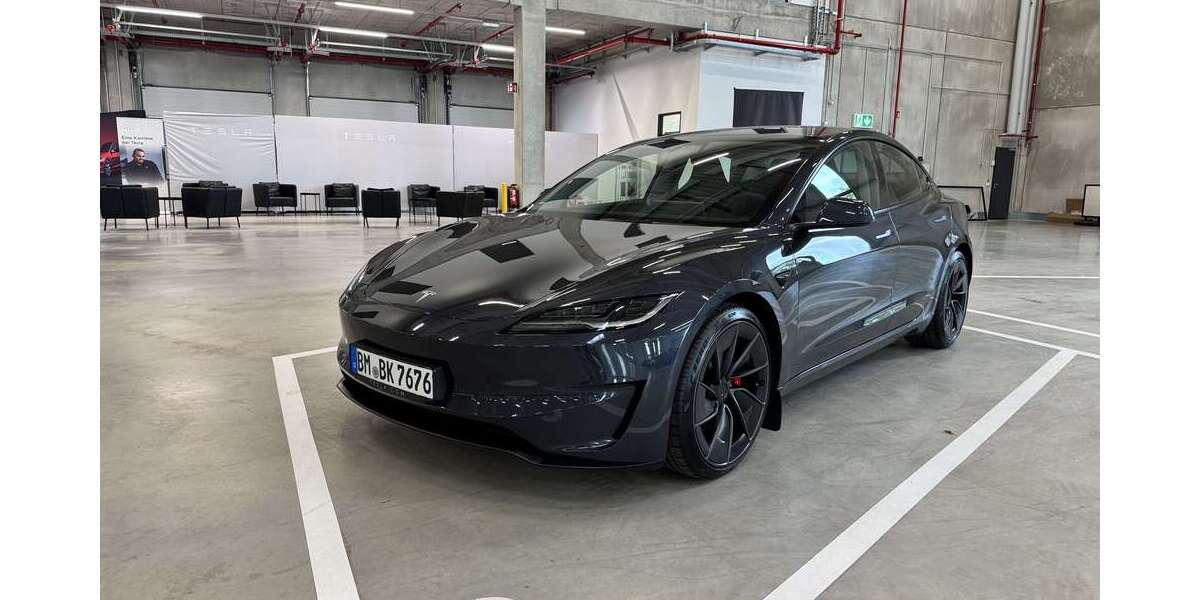 Tesla Model 3 18.900 km 52.000 &euro; Pulheim 50259