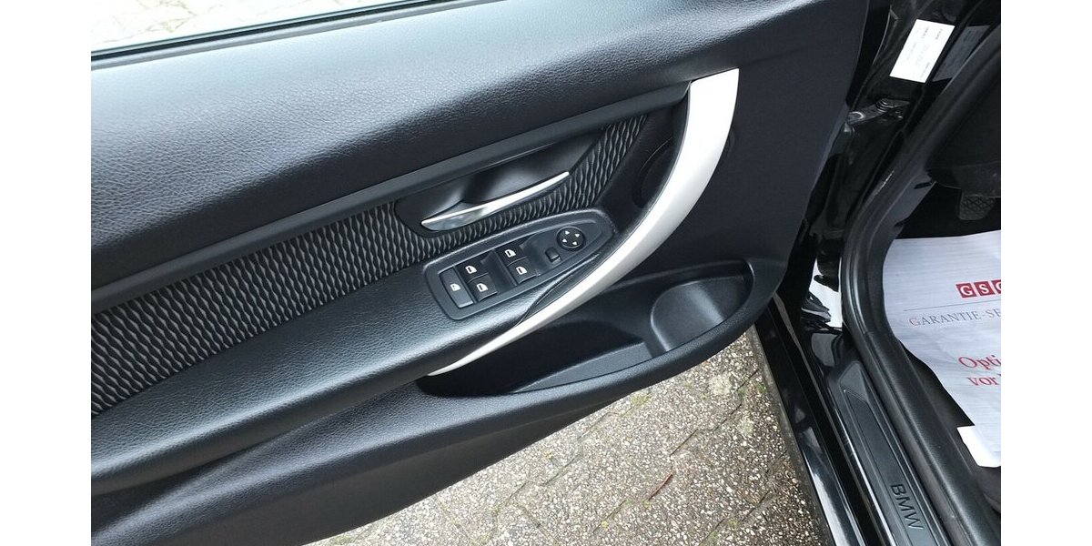 BMW 316i NAVI KLIMAAUTOMATIK 19 ZOLL PDC SHZ 99.865 km 12.798 &euro; Köln 50858