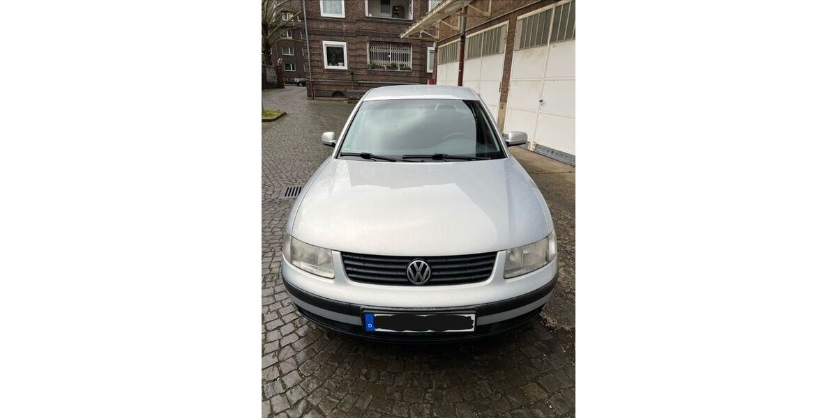 VW Passat 128.928 km 1.100 &euro; Düsseldorf 40474