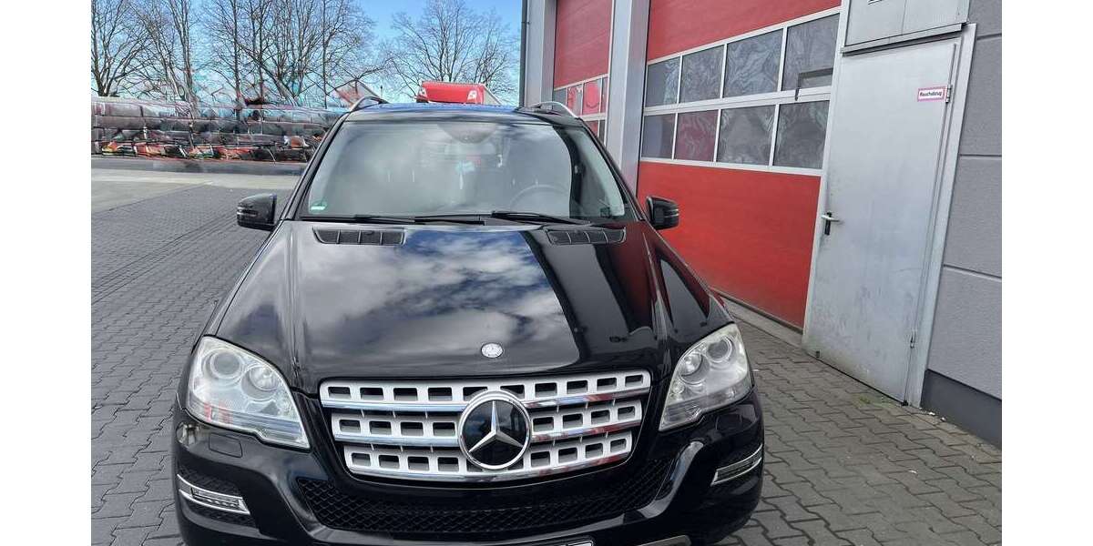 Mercedes-Benz ML 350 301.015 km 11.000 &euro; Grevenbroich 41516