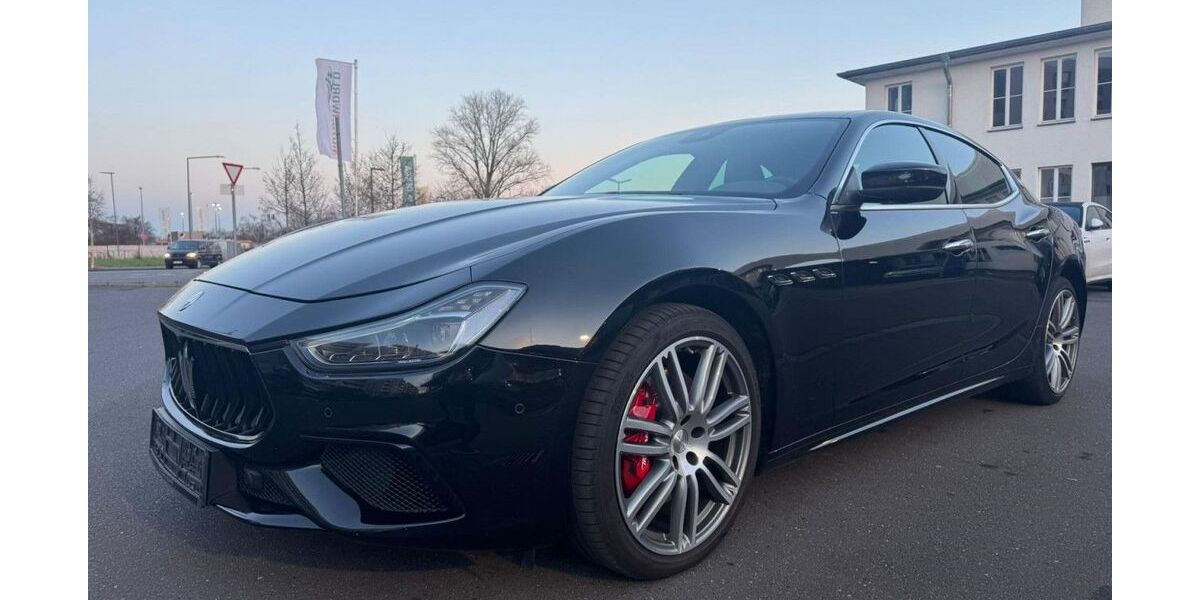 Maserati Ghibli 99.850 km 31.480 &euro; Köln 50829