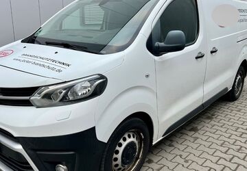 Toyota Proace (Verso) 257.628 km 8.925 &euro; Düsseldorf 40233